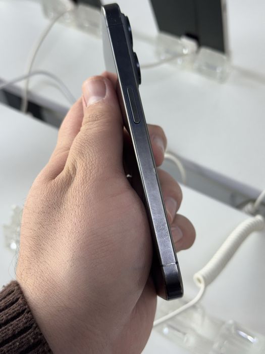 Айфон 15про 256гб 83%