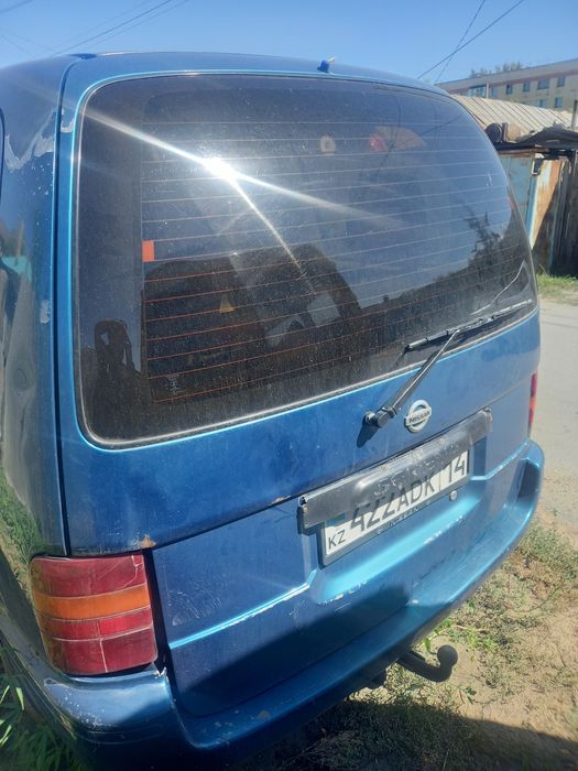 Продам автомобиль Ниссан Серена