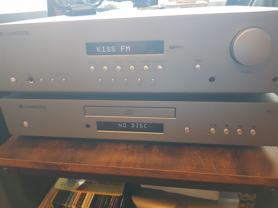 Amplificator Cambridge AXR 100 + 2 cabluri boxe/RCA