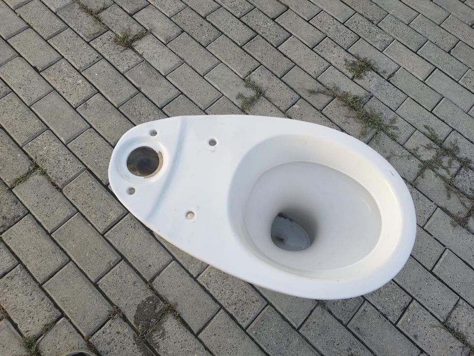 Срочно продам унитаз