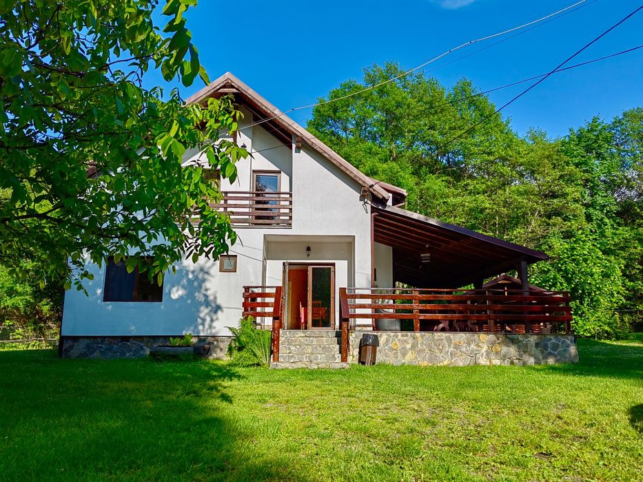 Cabană de închiriat la Dejani- la poalele Munților Făgăraș