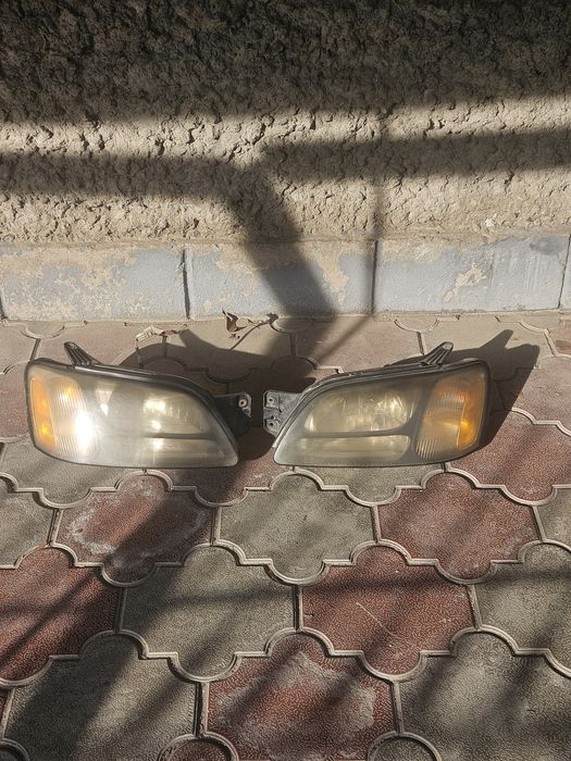 Фары на Subaru Outback B4