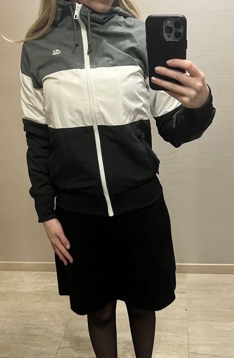 Пролетно-лятно яке Nike