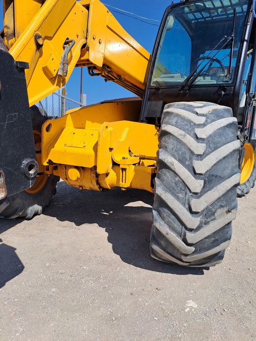 JSB 530-70   Телескопичен товарач