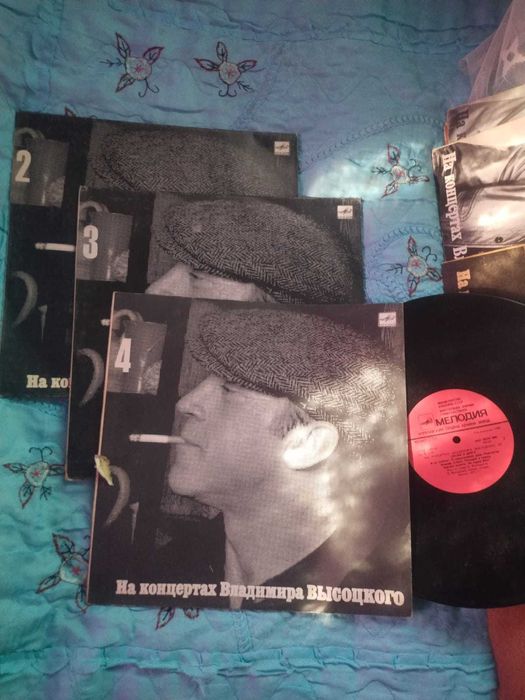 Пластинки виниловые продам недорого.