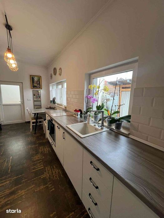 Casa singur in curte zona horea