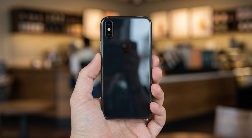 iPhone xs holati rasimda