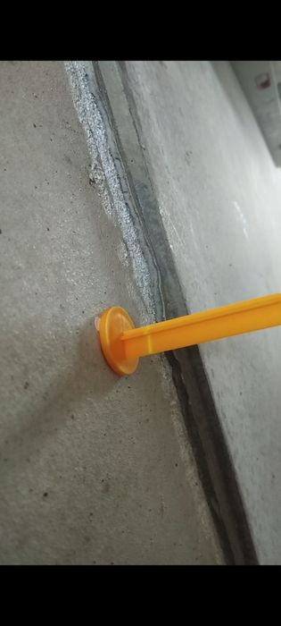 Наливной пол по реперным маякам