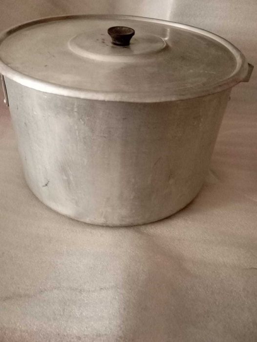 Кастрюля алюминевая, нержавейка