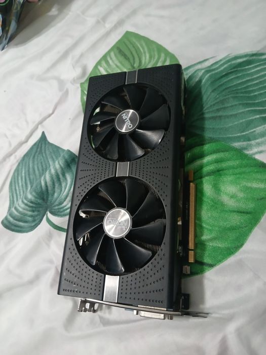 Placa video Nou-Nouță Radeon rx 570 8gb impecabila pentru gaming