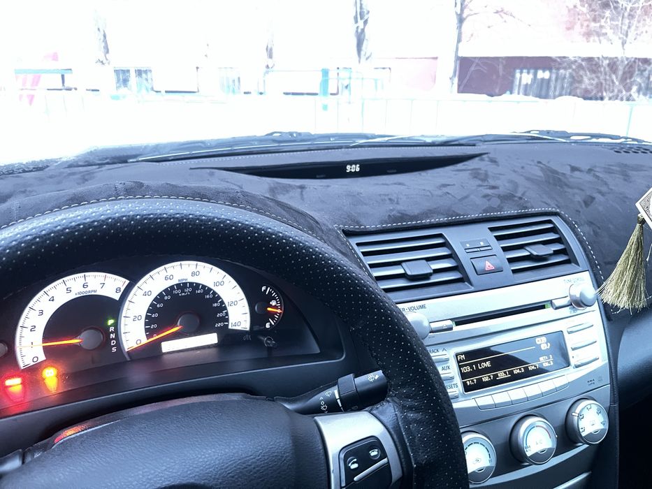 Накидка на панель алькантара.  Камри 45