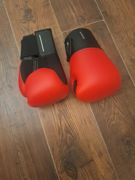 Mănuși de BOX citește descrierea