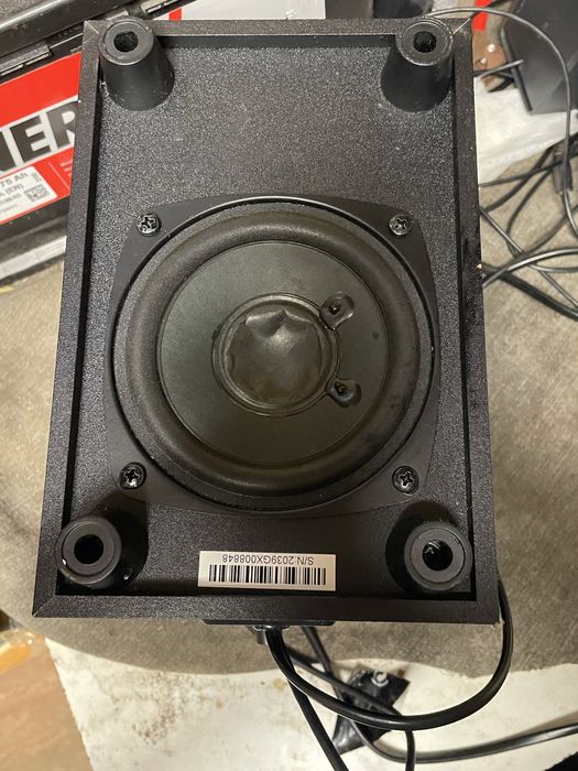 Буфер с колонки logitech z 213