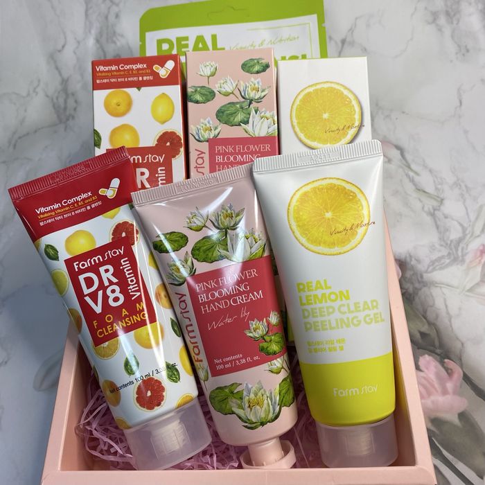 Подарок женщине на 8 марта