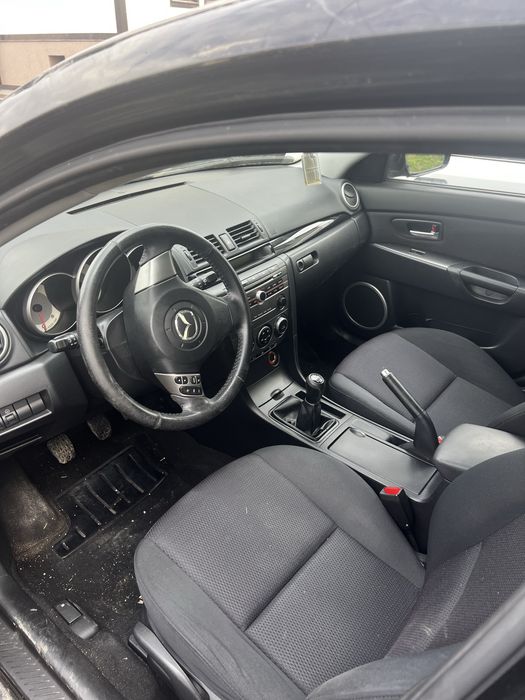 Продавам Мазда 3 на части