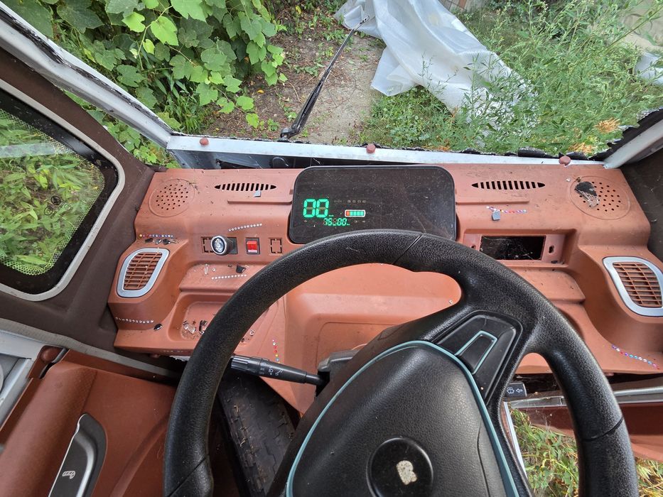 Triciclu electric utilitar KUBA E-Kamyonet (cu cabină) – Funcțional, avariat (Piese / Restaurare)