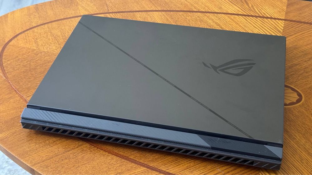 Игровой ASUS ROG Strix G18