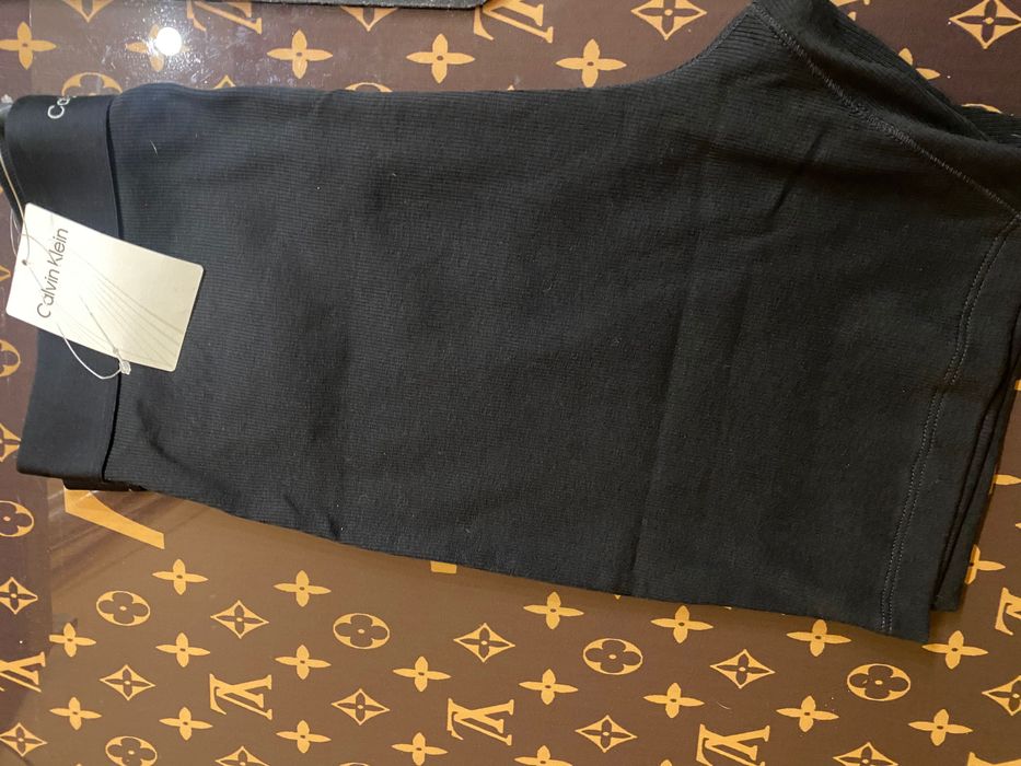 CALVIN KLEIN чисто нов къс клин рипс