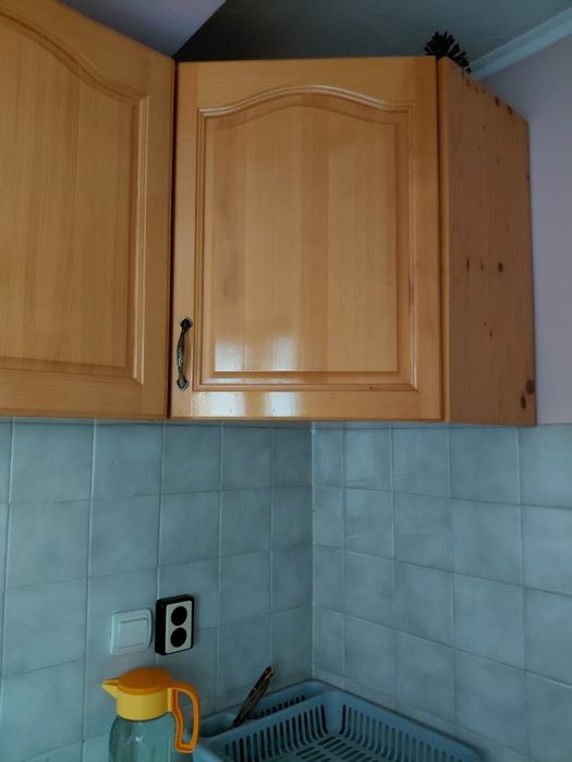 Кухненски модул горен ред от масивно дърво
