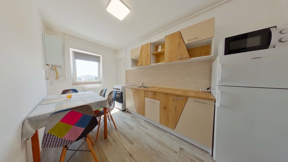 Inchiriez apartament 3 camere