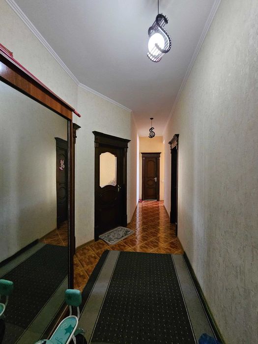 3 хоналик квартира 1 кават +подвал кирпичный дом, 5 микр, 35-мактаб