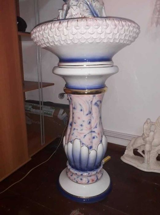 Veioza fantana artizanala din portelan