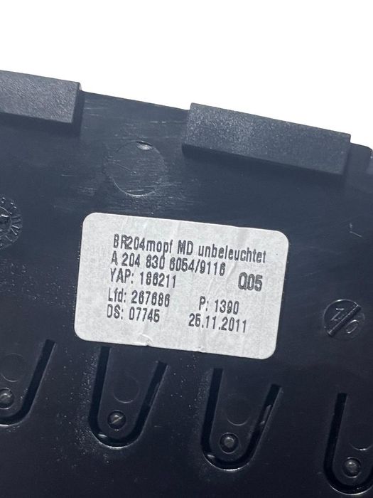 Grila De Ventilatie Bord Centrala Mercedes-Benz C-Class W204 2007 - 2014 A2048306054