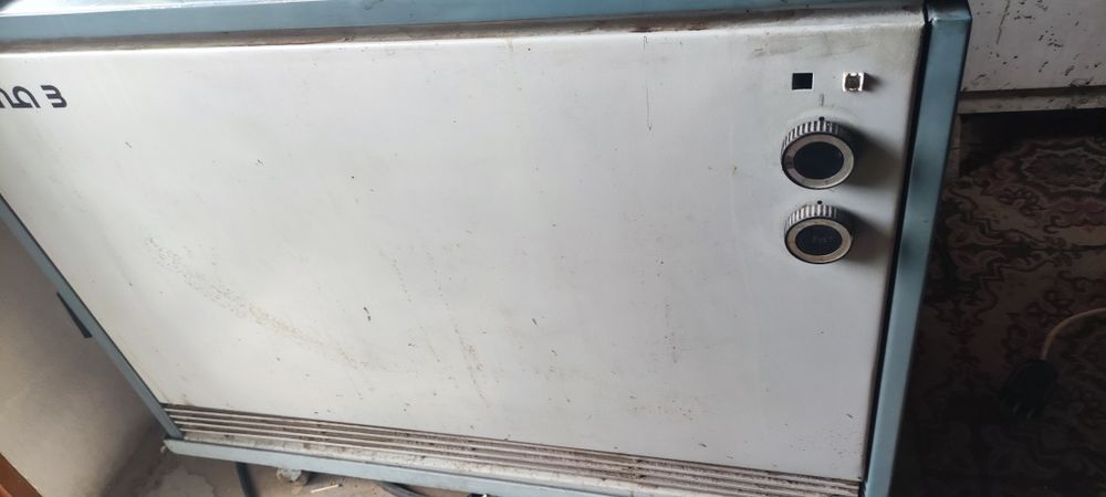 Подарявам 2 акумулиращи печки.