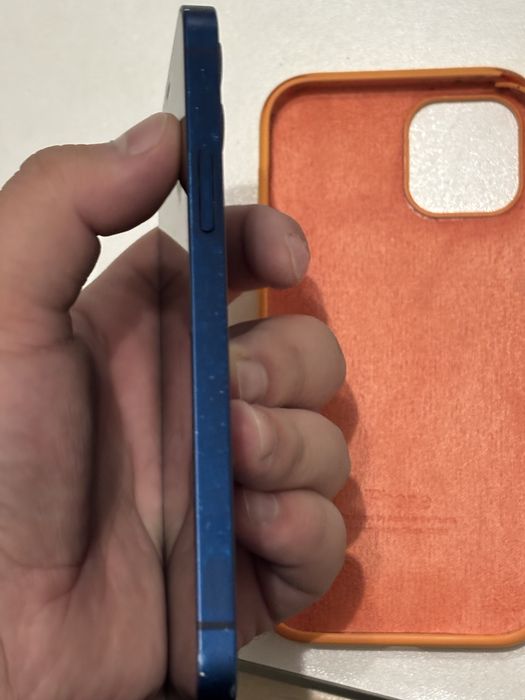 Продаю Iphone 12 blue