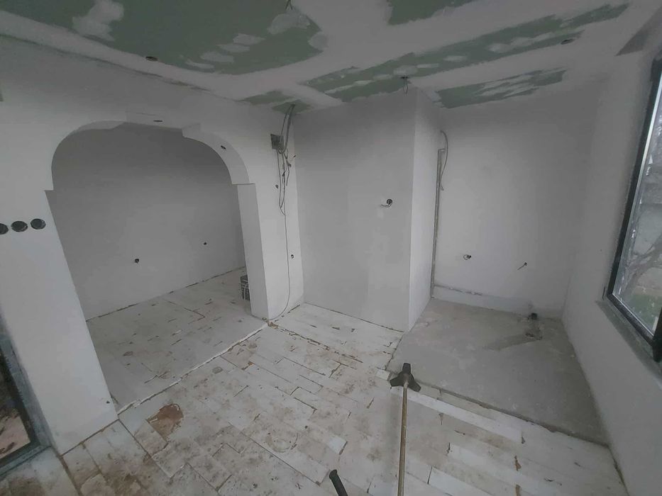 Продава се Къща в Търговище, Вилна зона - 40 кв.м за 1083 €/кв.м - Снимка #2