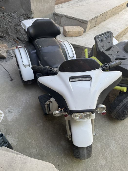 Bolalar mashinasi va motosikl holati zur pultsiz kalit bilan