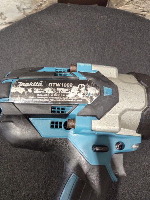 Акумулаторен гайковерт ударен MAKITA DTW1002