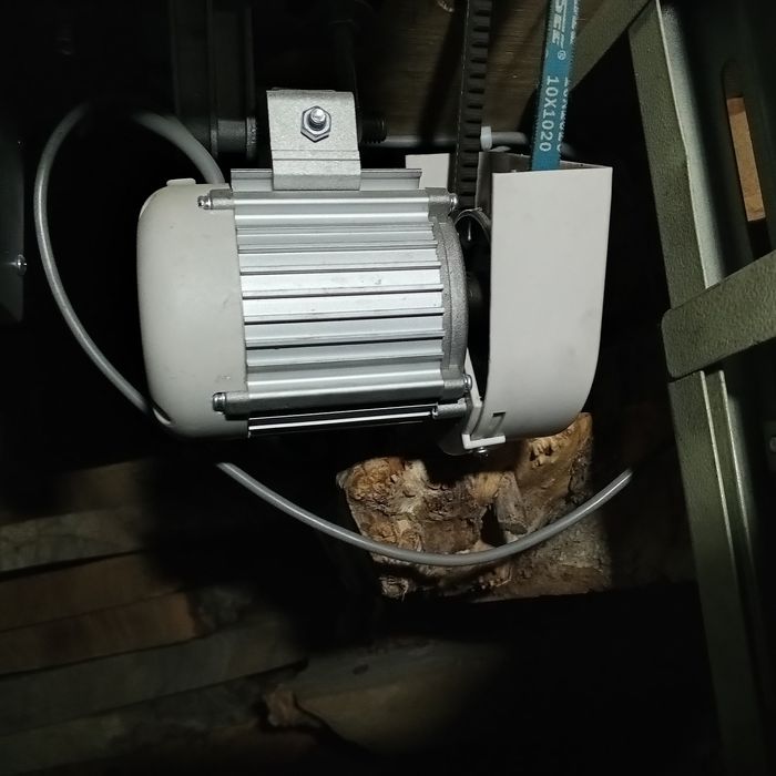 Промышленная швейная машинка