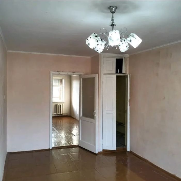 Продается кв в 1мкр 3ком на 5эт