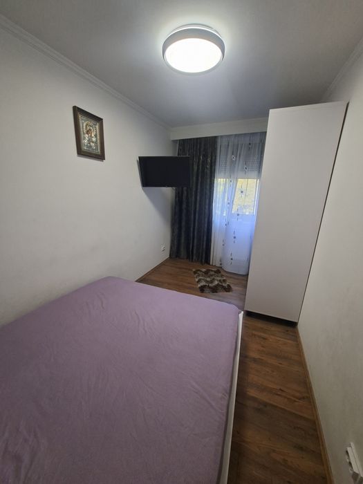 VAND apartament 3 CAMERE MOBILAT/UTILAT stradal in cartier CRAIOVEI,PR