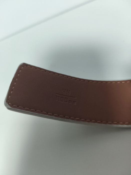 Curea Louis Vuitton albă