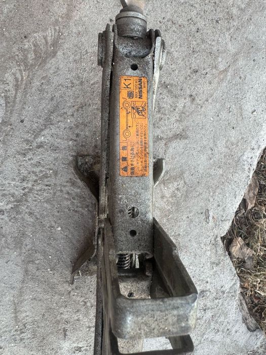 Домкрат ниссан оригинал