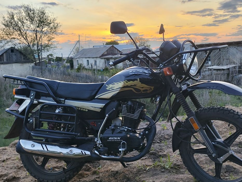 Продам мотоцикл Suzuki gsx 200