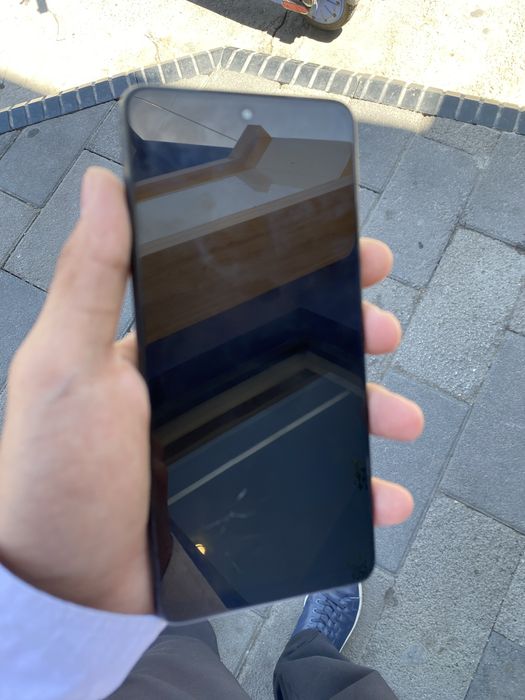 Poco x3 nfs 64gb holati ramsde faqat ekran alishtirsa boldi