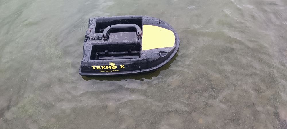 Лодка за захранка Техно Х