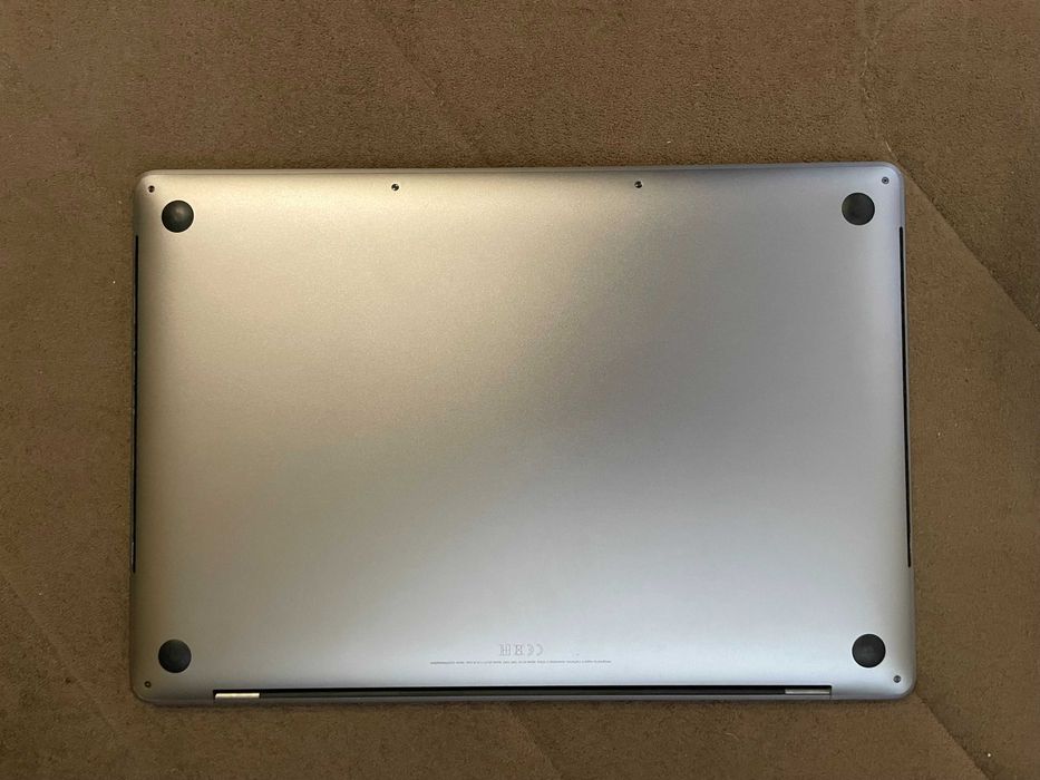 16" Core i7 MacBook Pro A2141 (2019) Space Gray-i7/16GB RAM/512GB SSD
