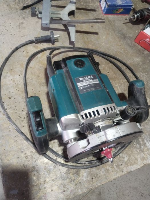 Фрезер Makita 2300 FC