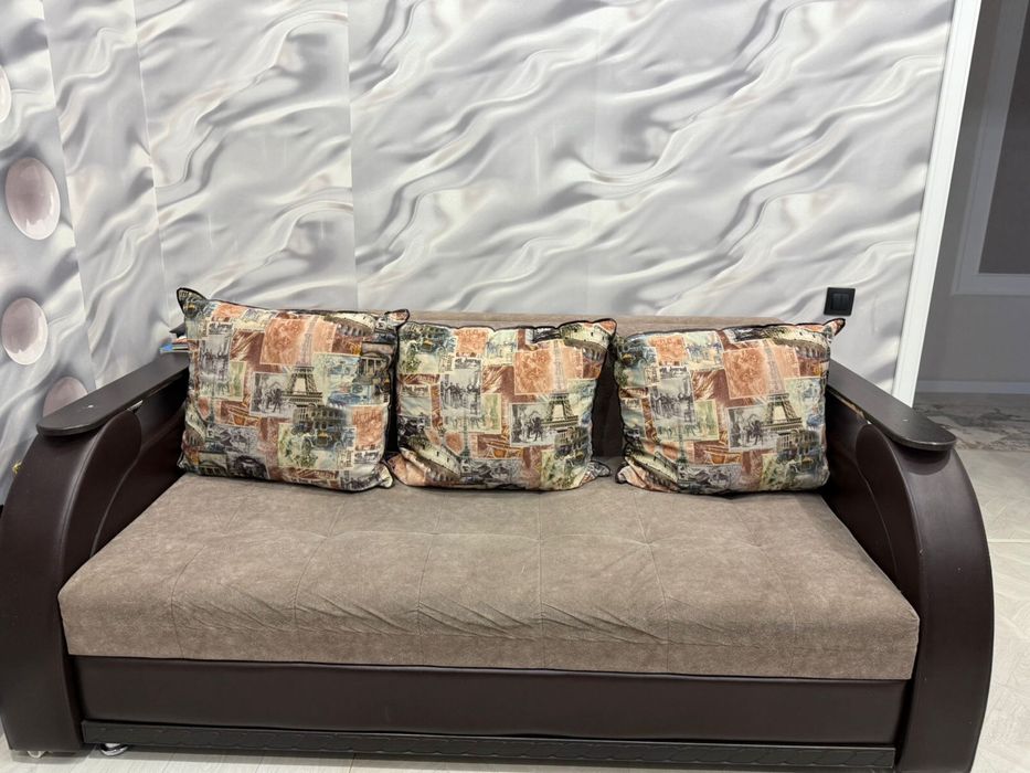 Продам двуспальный диван