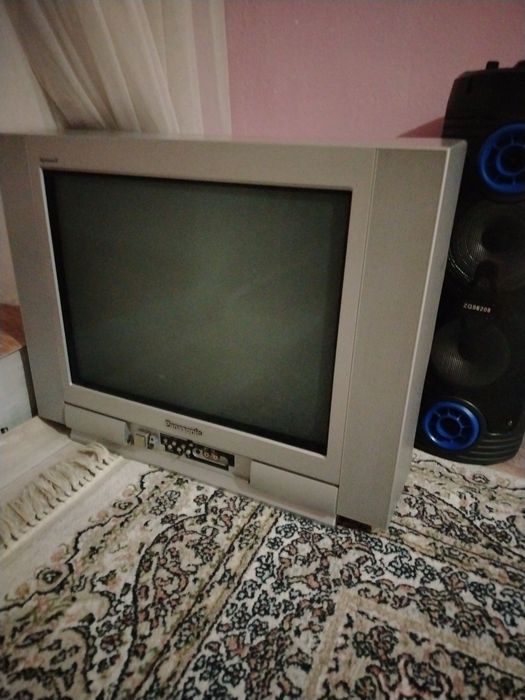Продам телевизор  Панасоник. Диагональ 54..Пульта нет скинем немного.
