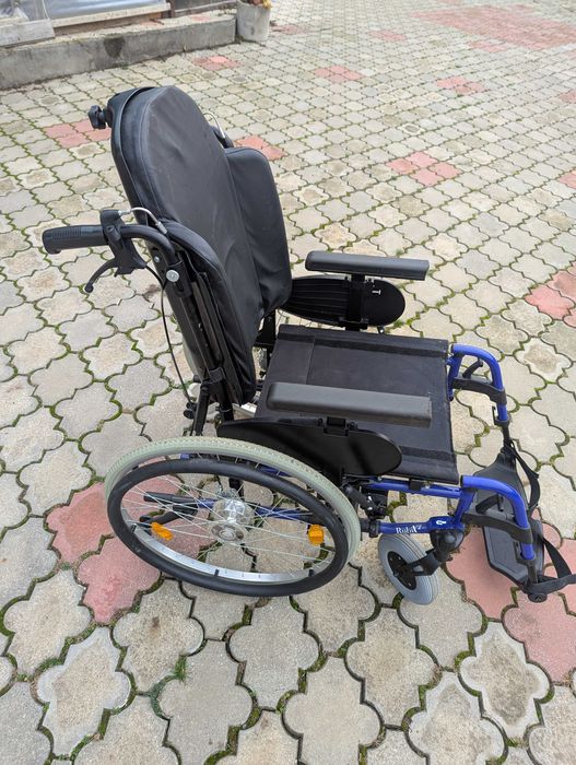 Carucior pliabil pentru persoane cu nevoi speciale