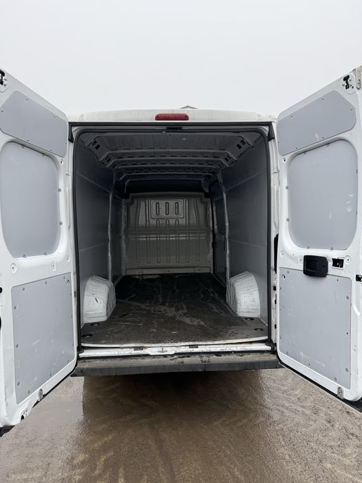 Opel Movano (nu peugeot boxer, fiat ducato)