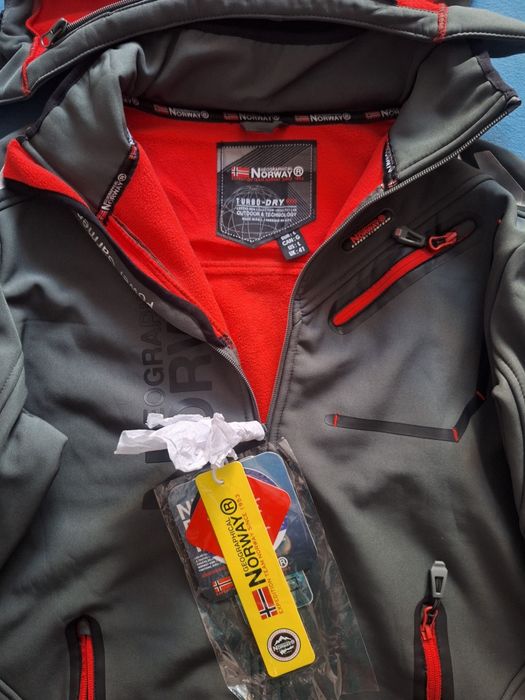 Geacă Geographical Norway L softshell, Nouă