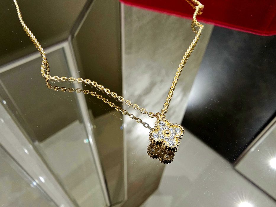 Van Cleef & Arpels VCA Gold Diamond Sweet Alhambra Clover Дамско Колие