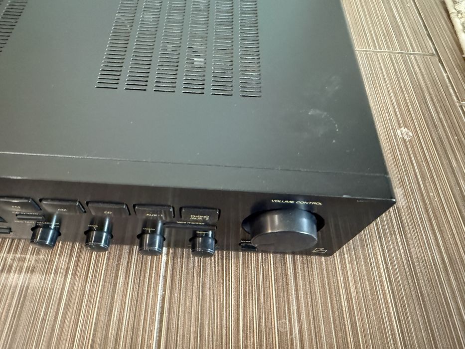 Luxman L-341 Стерео ресивър