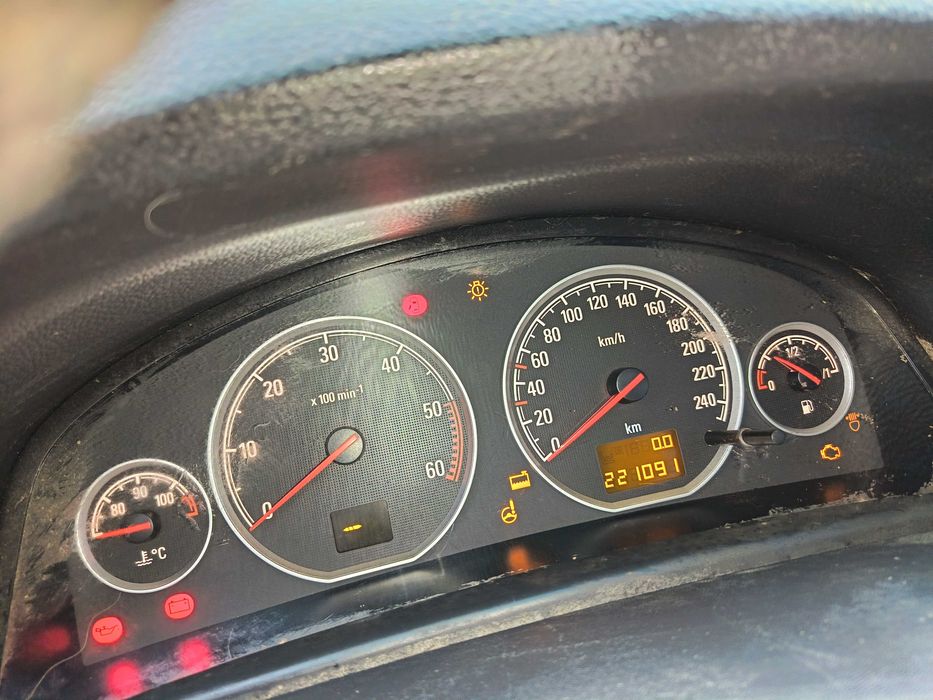 Продавам Опел Вектра Ц 2007 г. 3.0 дизел 184 к.с автоматик НА ЧАСТИ  Prodavam Opel Vectra C 3.0 dizel 184 k.s Na CHASTI